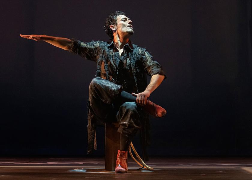 Jesús Carmona es un referente de la danza española y ha sido galardonado, entre otros, con el Premio Nacional de Danza 2020.
