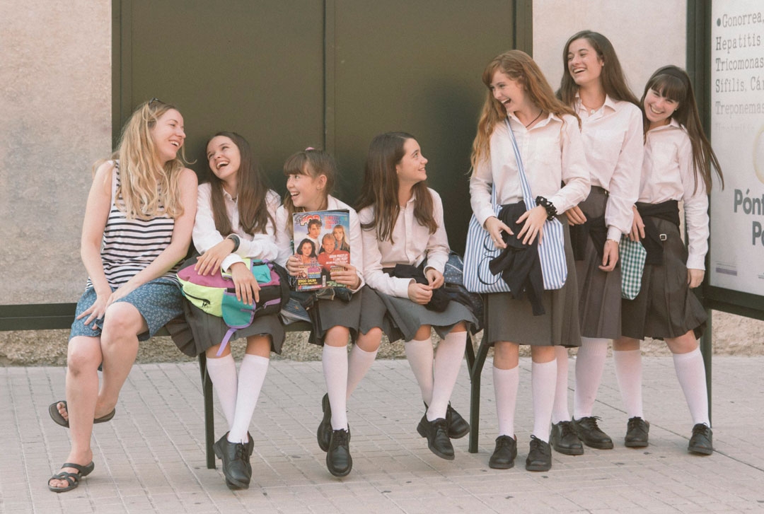 Pilar Palomero, a la izquierda, recibió el Goya a la mejor película por ‘Las Niñas’ en 2021